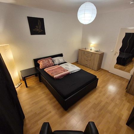 Schoene 3 Schlafzimmer Wohnung Mit 4 Dopplbetten Berlin Ngoại thất bức ảnh