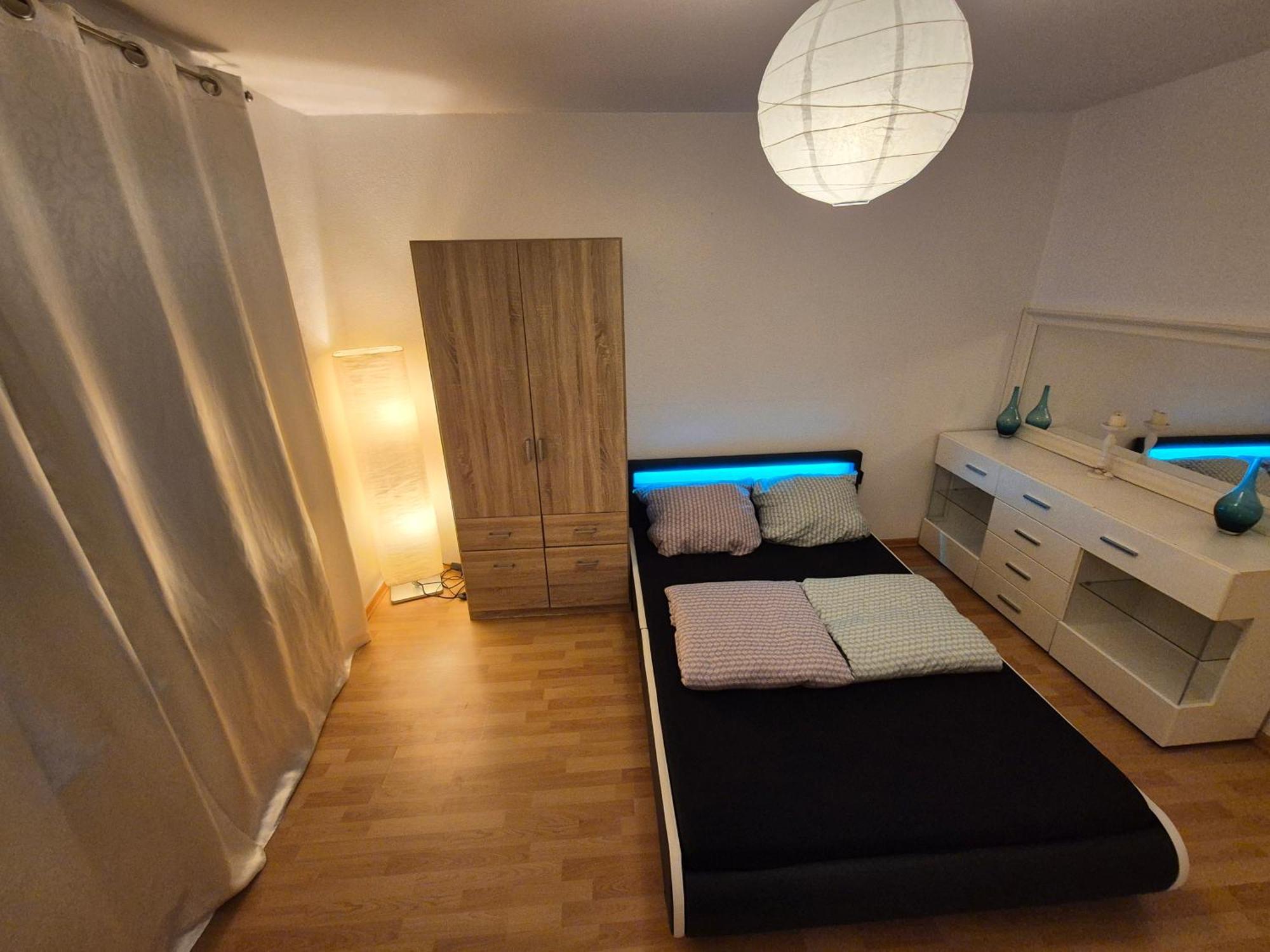 Schoene 3 Schlafzimmer Wohnung Mit 4 Dopplbetten Berlin Ngoại thất bức ảnh